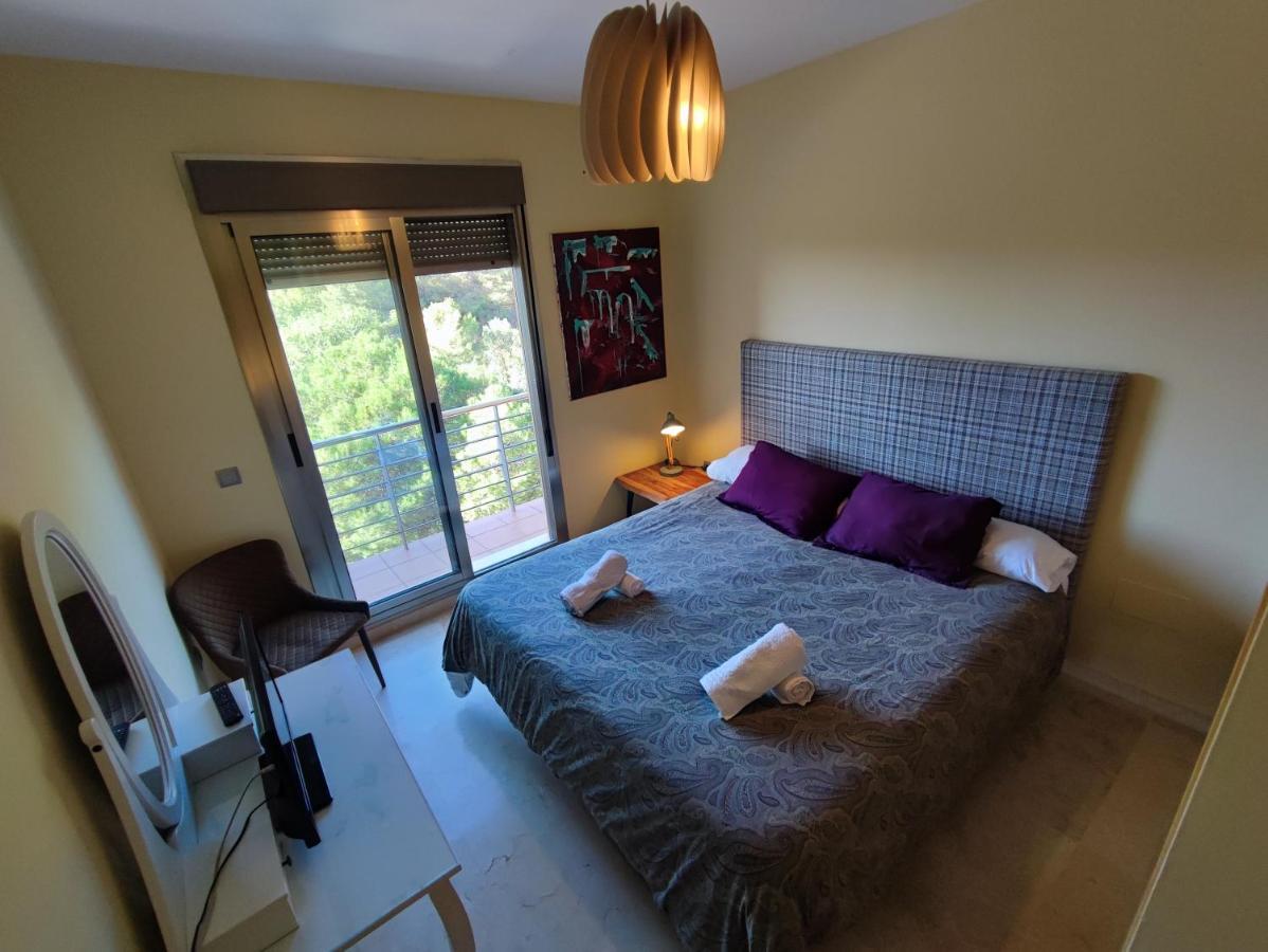 Villa Aguilas Club Guest House Málaga Extérieur photo