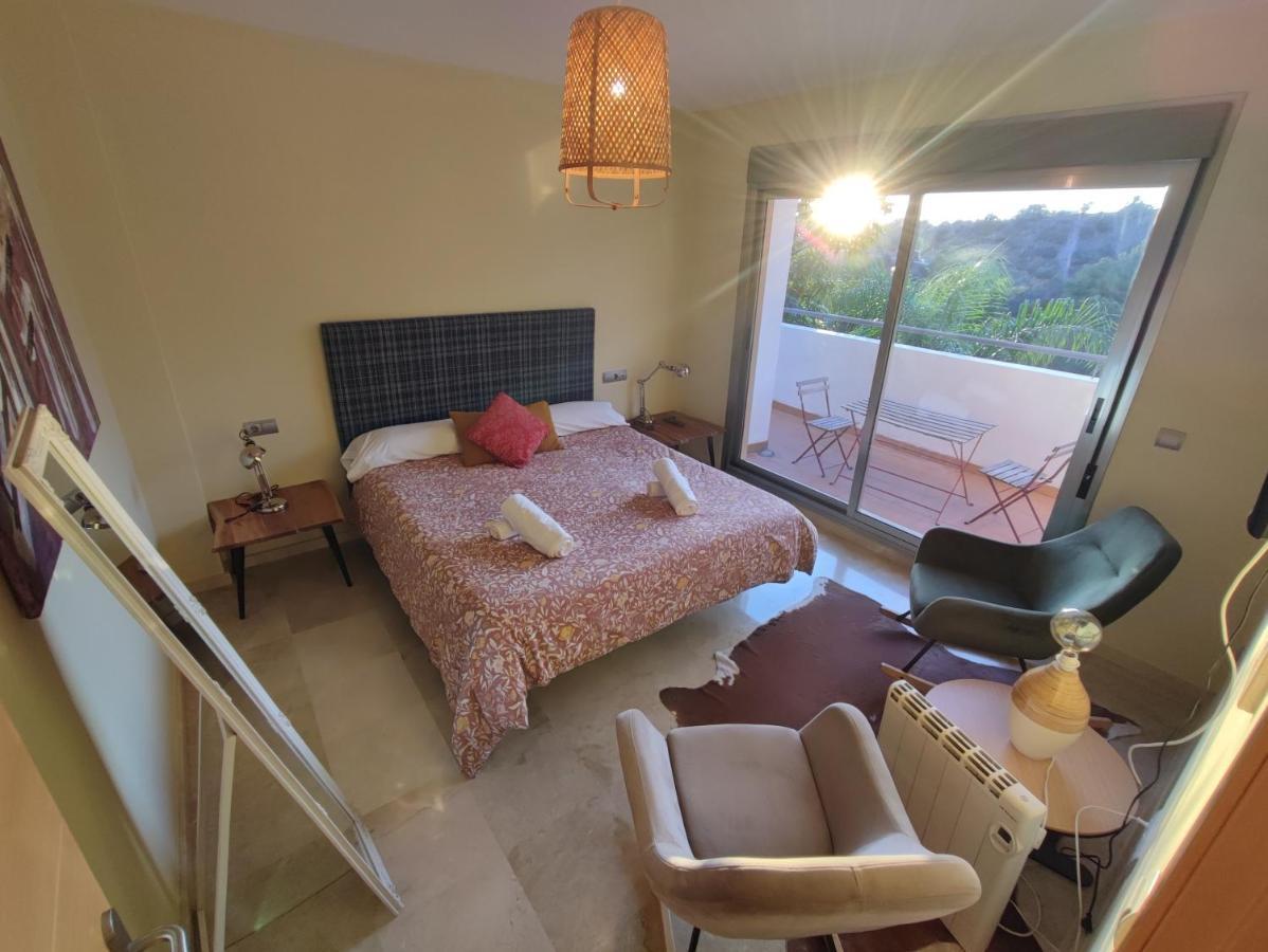 Villa Aguilas Club Guest House Málaga Extérieur photo