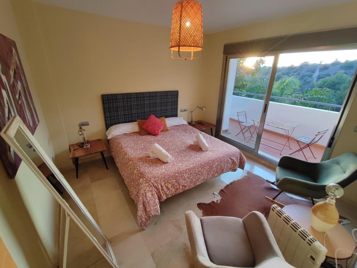 Villa Aguilas Club Guest House Málaga Extérieur photo