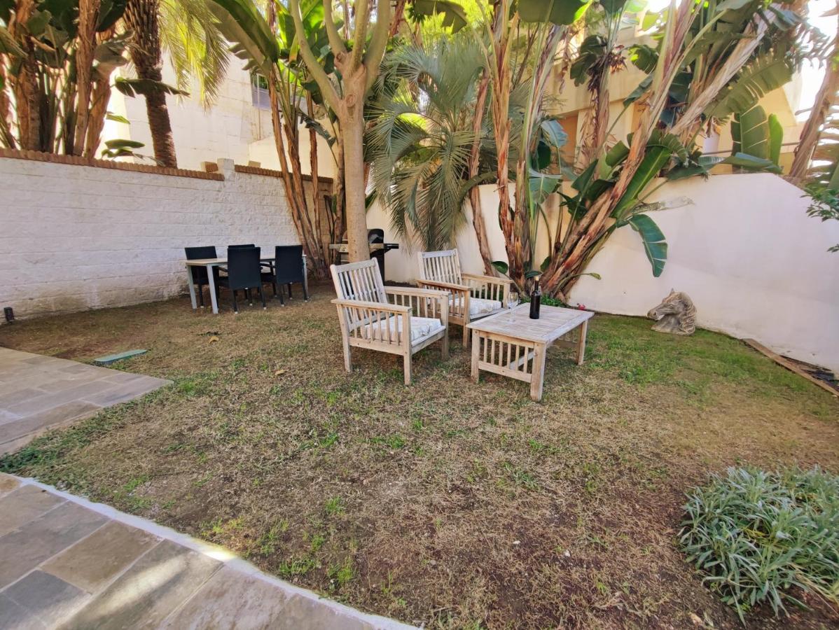 Villa Aguilas Club Guest House Málaga Extérieur photo