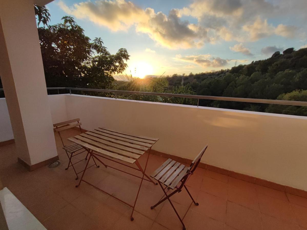 Villa Aguilas Club Guest House Málaga Extérieur photo