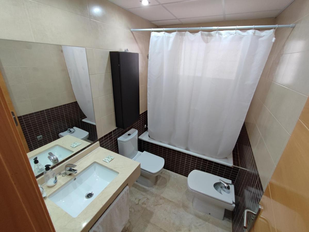 Villa Aguilas Club Guest House Málaga Extérieur photo