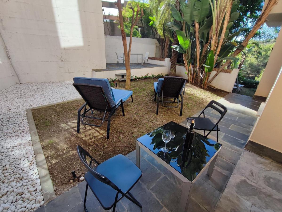 Villa Aguilas Club Guest House Málaga Extérieur photo